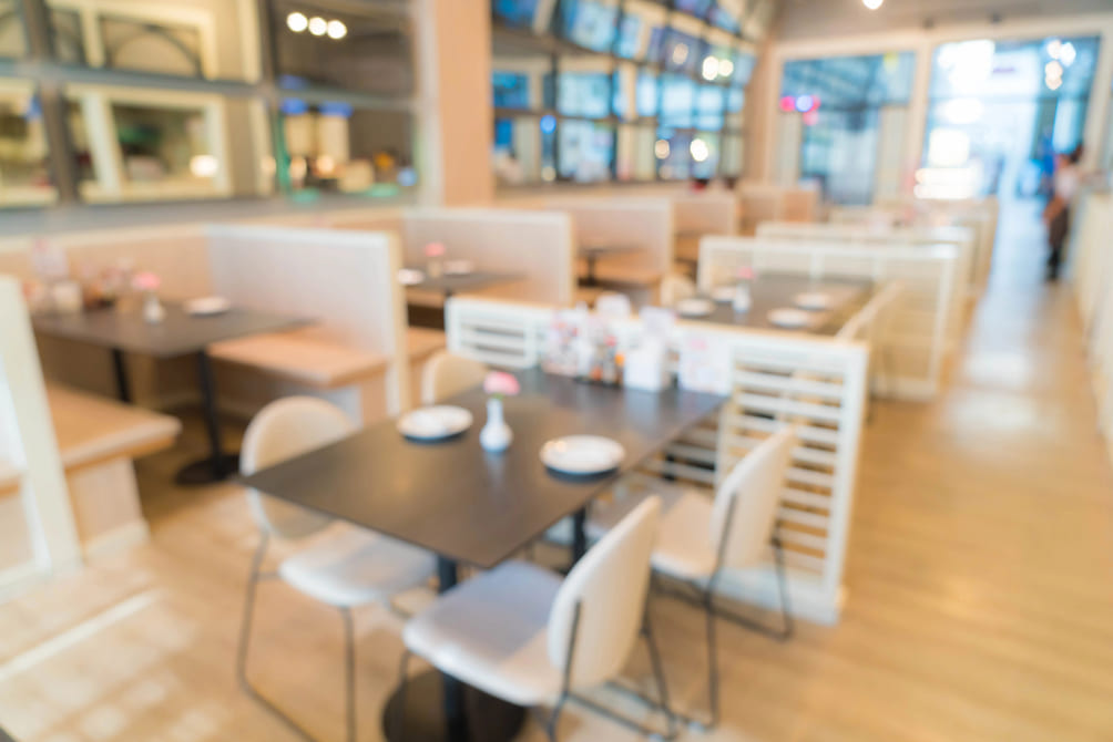 moveis-de-plastico-versatilidade-e-estilo-em-ambientes-residenciais-e-comerciais-loja-das cadeiras